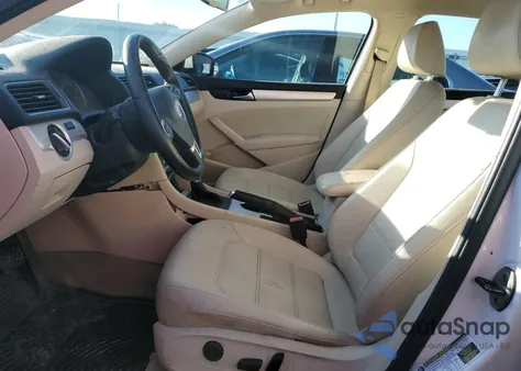 2013 Volkswagen Passat Se z USA, uszkodzony, nr VIN 1VWBP7A35DC091306